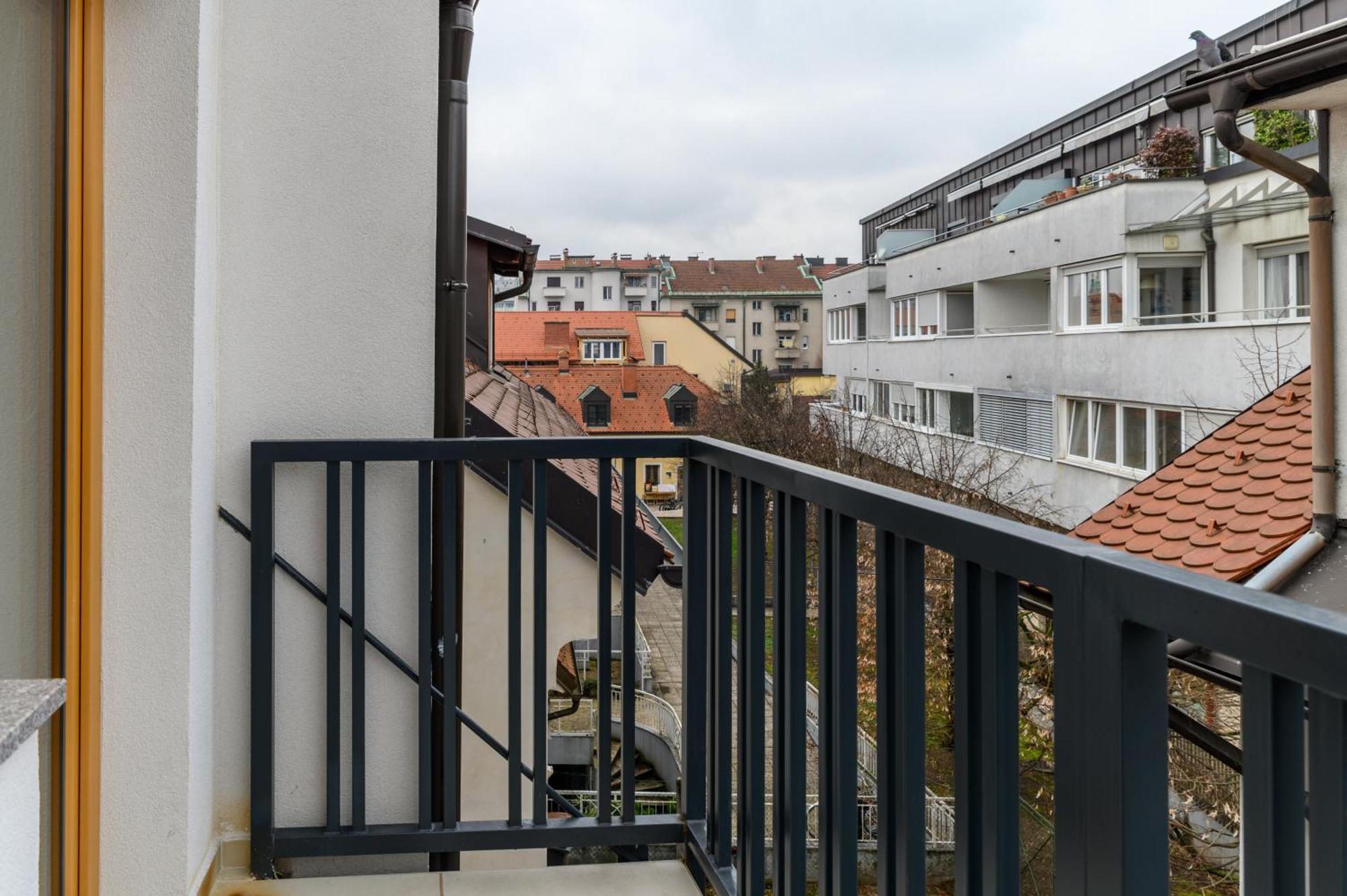 Primus Apartments Ljubljana Bagian luar foto