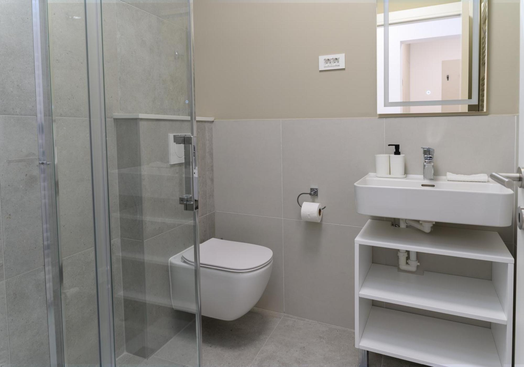 Primus Apartments Ljubljana Bagian luar foto